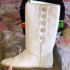 Baby pink vintage UGGs